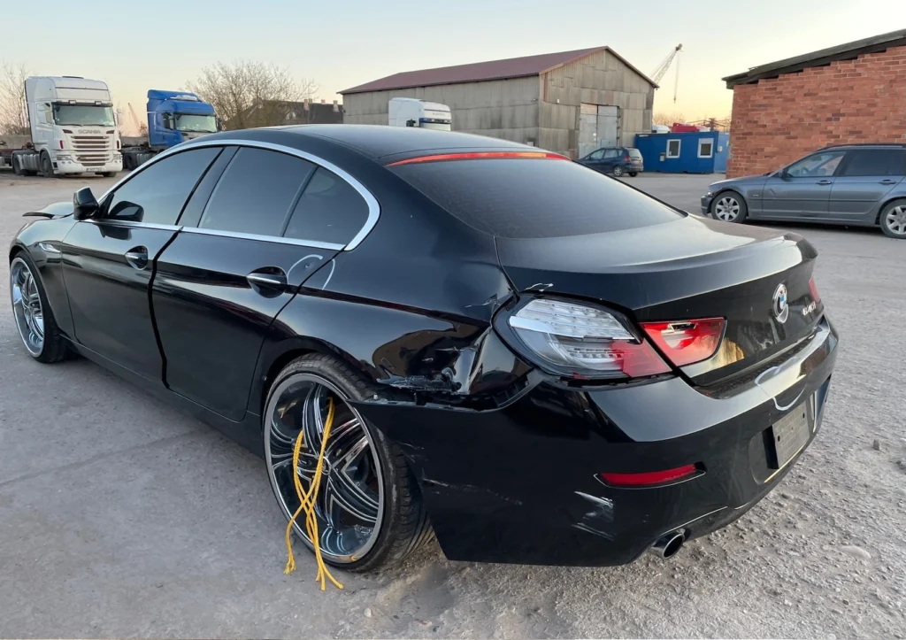 BMW 6 serija Gran Coupé (F06) prieš